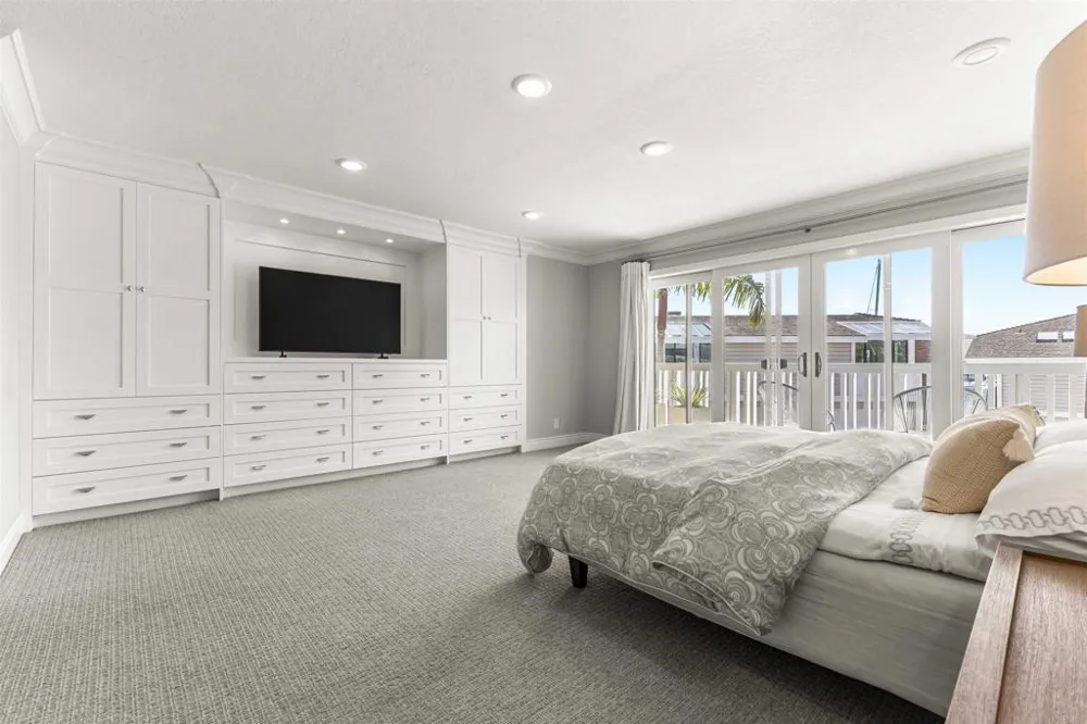 1022 Bayside #510 Newport Beach, CA 92660