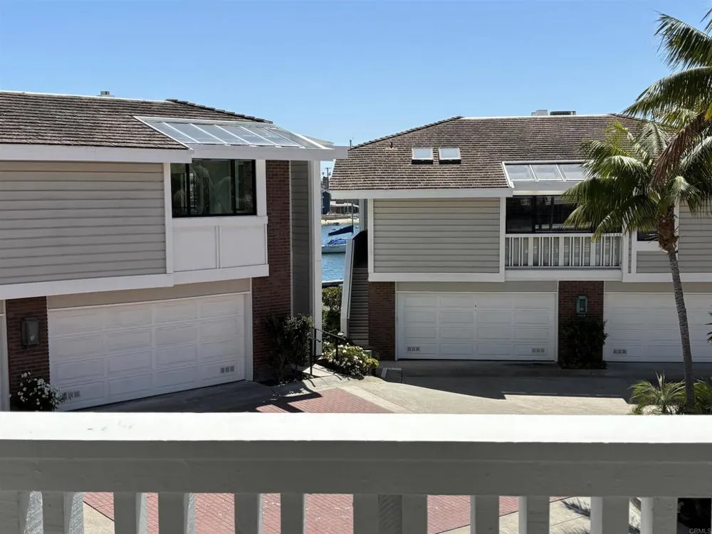 1022 Bayside #510 Newport Beach, CA 92660