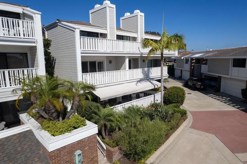 1022 Bayside #510 Newport Beach, CA 92660