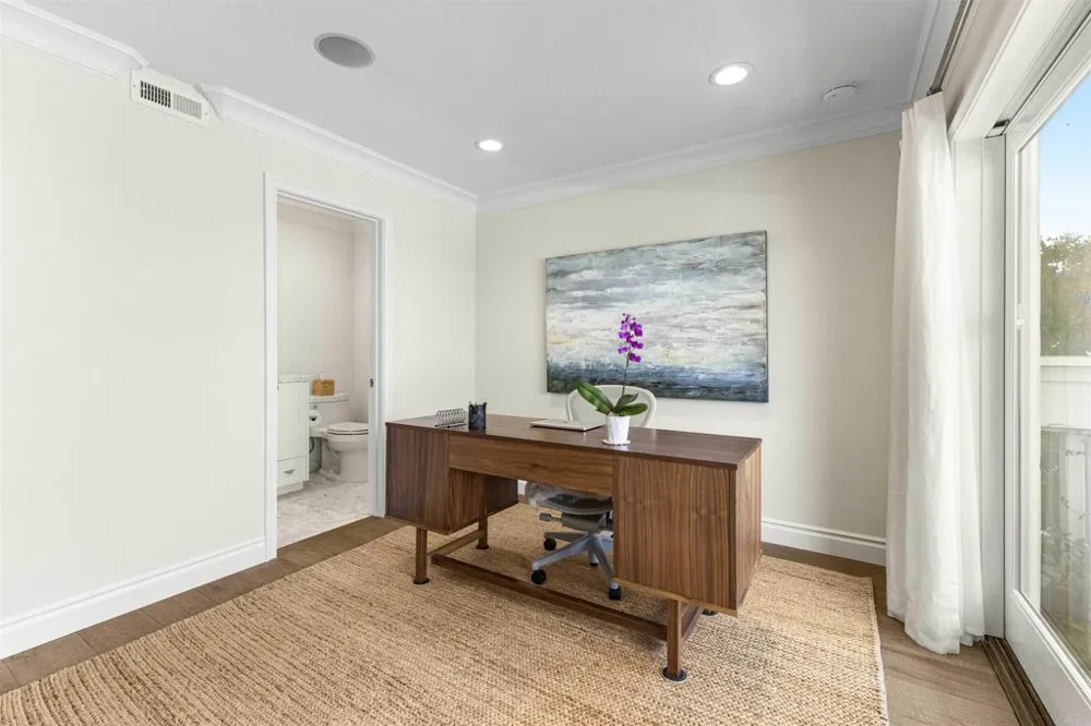1022 Bayside #510 Newport Beach, CA 92660