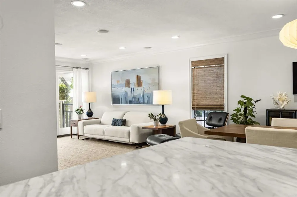 1022 Bayside #510 Newport Beach, CA 92660