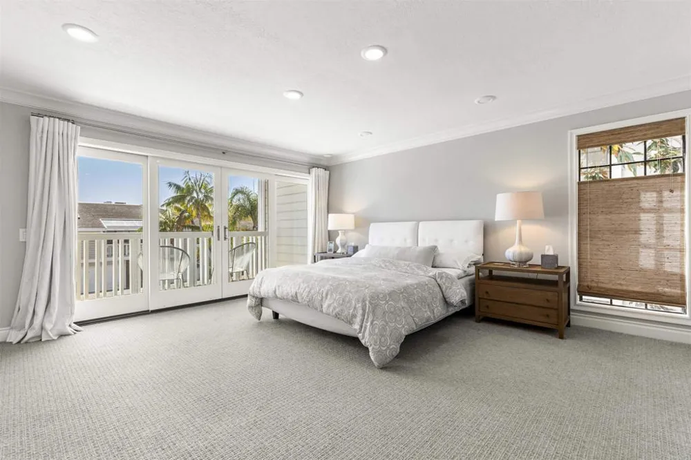 1022 Bayside #510 Newport Beach, CA 92660