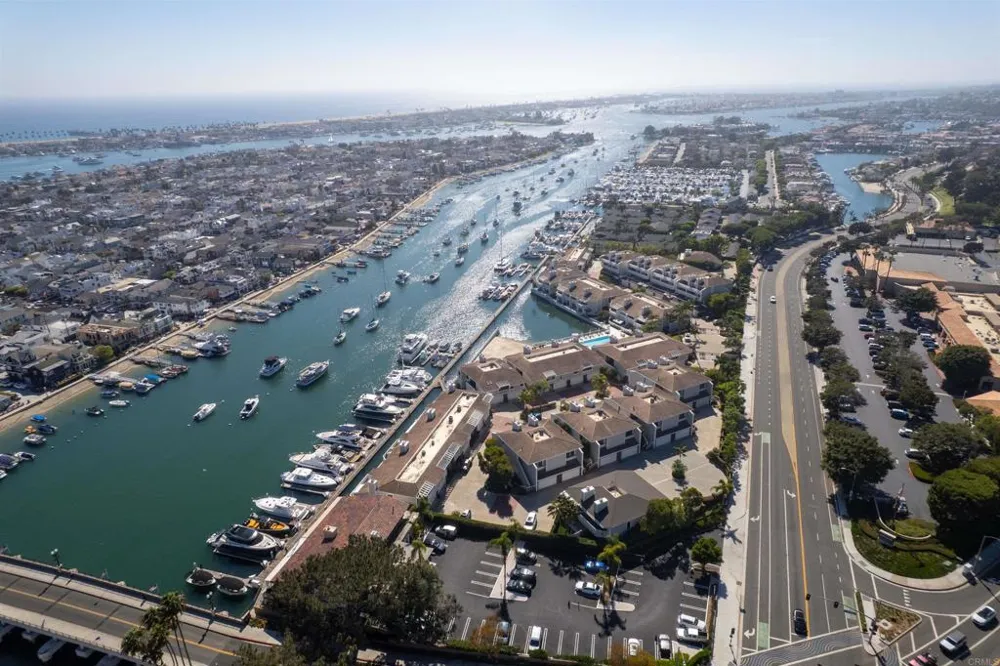 1022 Bayside #510 Newport Beach, CA 92660