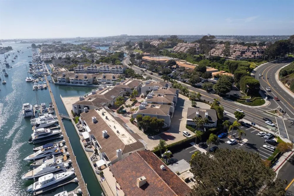 1022 Bayside #510 Newport Beach, CA 92660