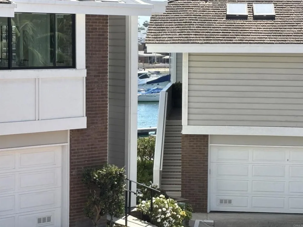 1022 Bayside #510 Newport Beach, CA 92660