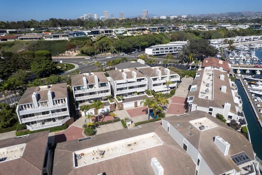 1022 Bayside #510 Newport Beach, CA 92660
