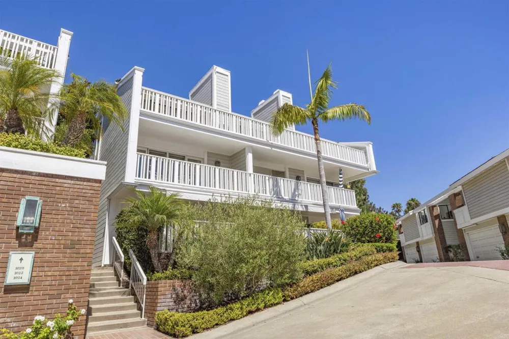 1022 Bayside #510 Newport Beach, CA 92660