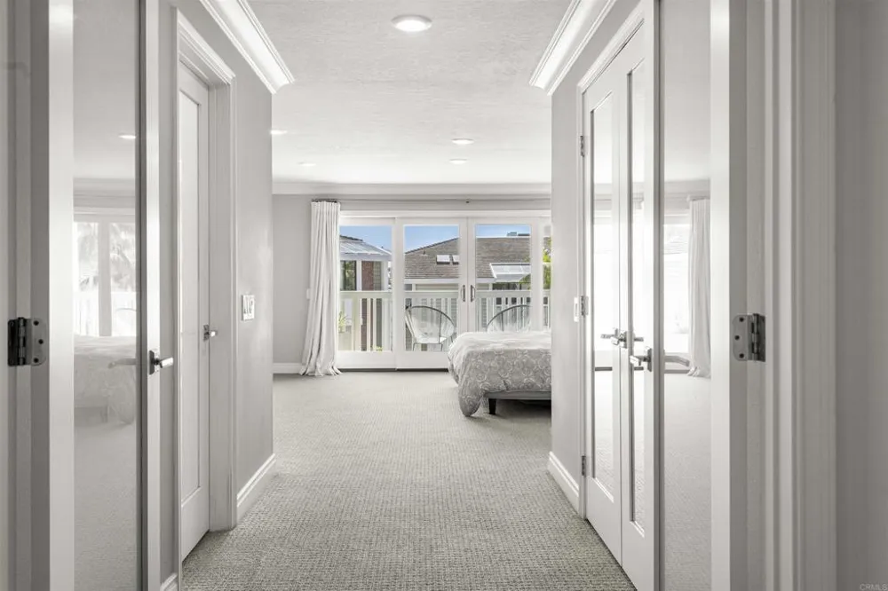 1022 Bayside #510 Newport Beach, CA 92660