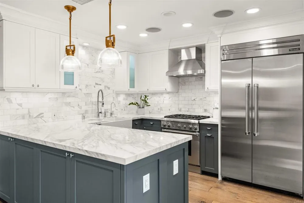 1022 Bayside #510 Newport Beach, CA 92660