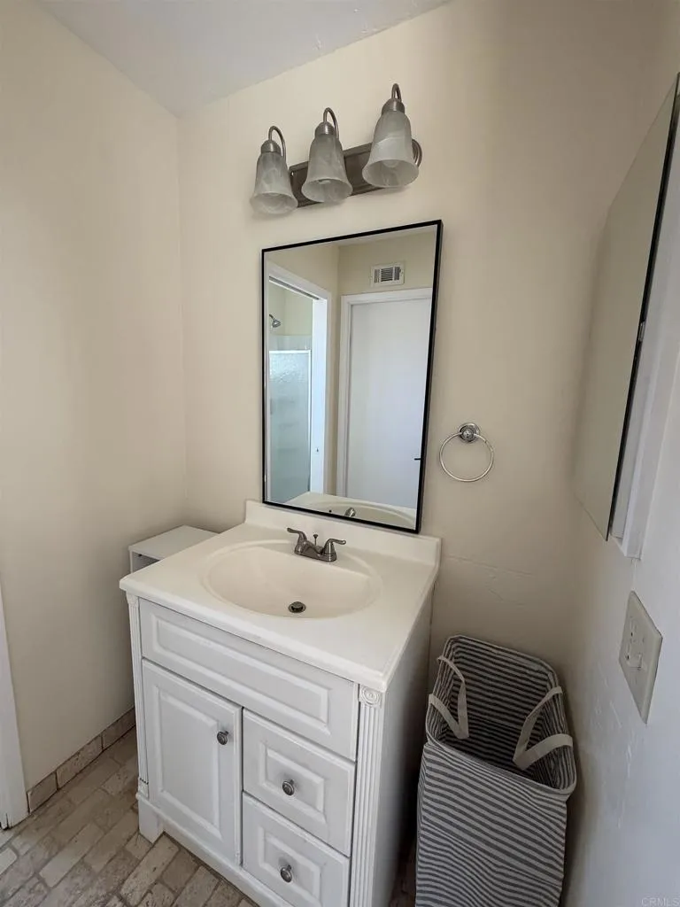 13849 Olive Park Poway, CA 92064