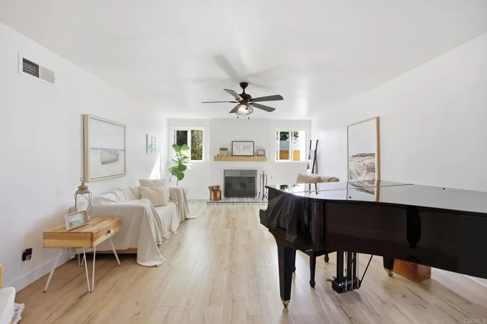 1801 Ratcliff Road Carlsbad, CA 92008