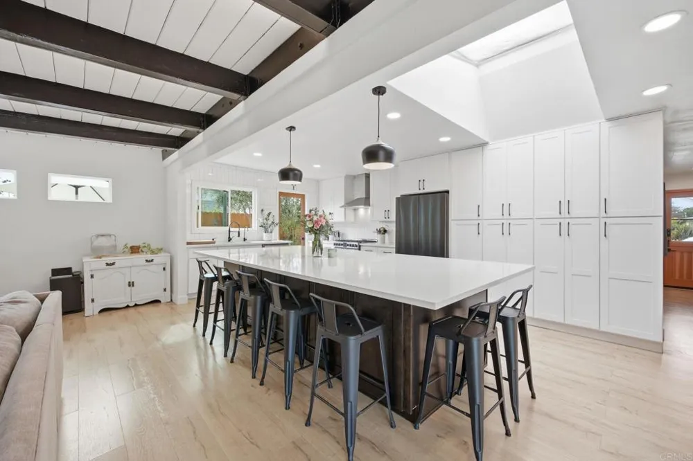 1801 Ratcliff Road Carlsbad, CA 92008