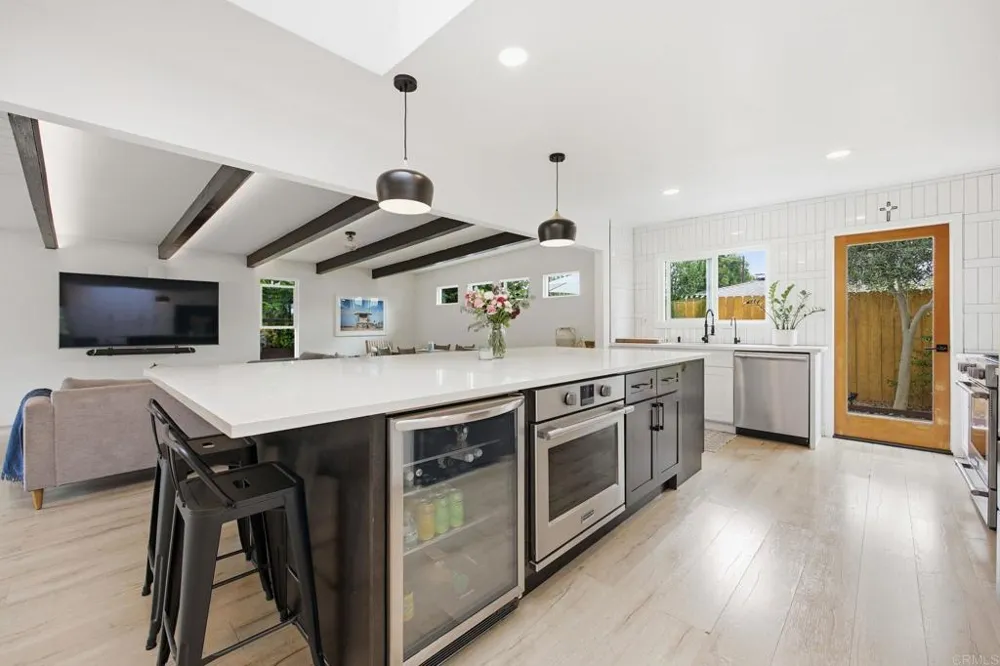 1801 Ratcliff Road Carlsbad, CA 92008