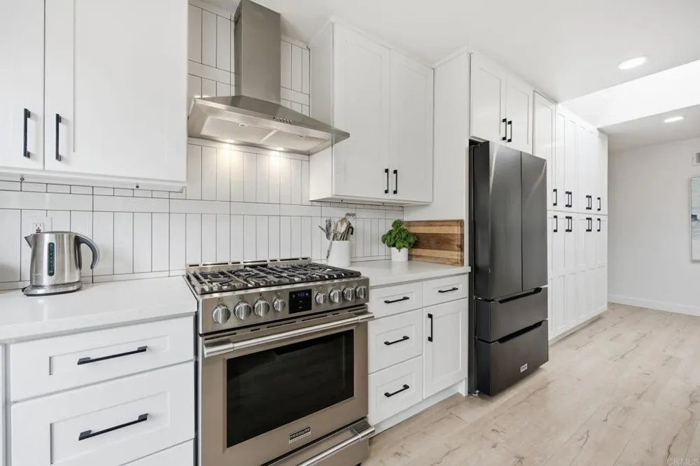 1801 Ratcliff Road Carlsbad, CA 92008