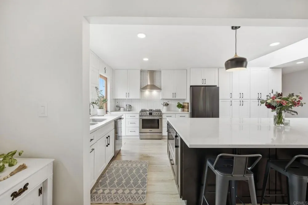 1801 Ratcliff Road Carlsbad, CA 92008