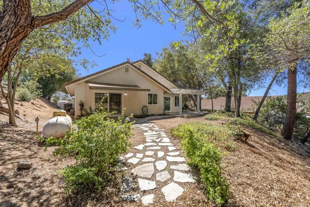 16220 Wikiup Road Ramona, CA 92065