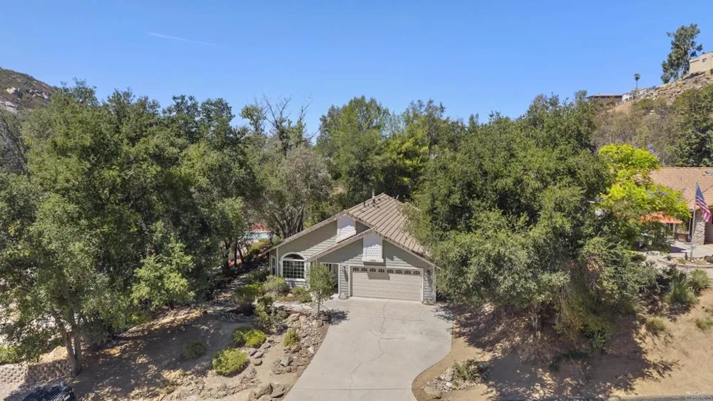 16220 Wikiup Road Ramona, CA 92065