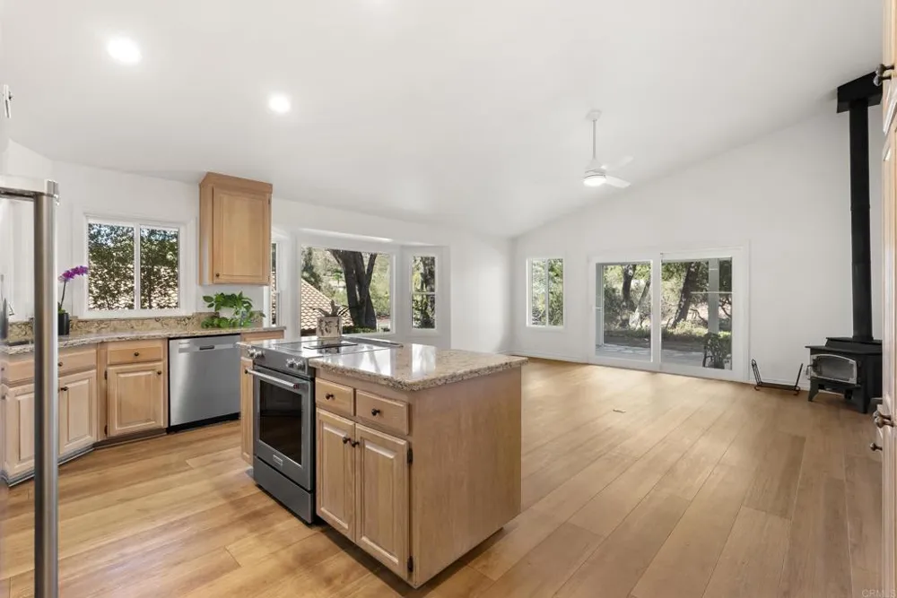 16220 Wikiup Road Ramona, CA 92065