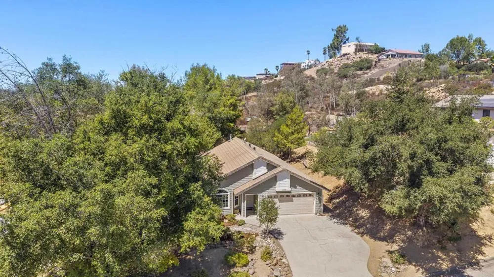 16220 Wikiup Road Ramona, CA 92065