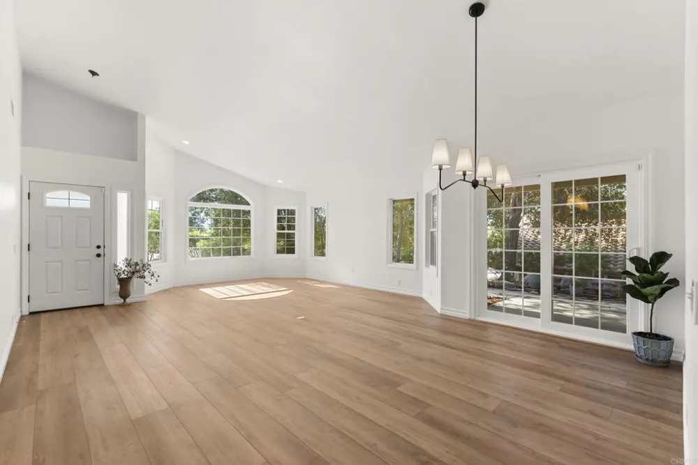 16220 Wikiup Road Ramona, CA 92065