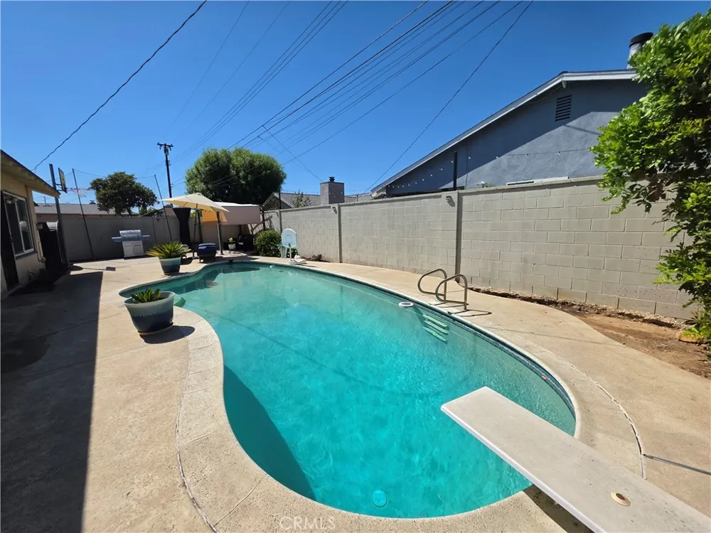 2541 W Lambert La Habra, CA 90631