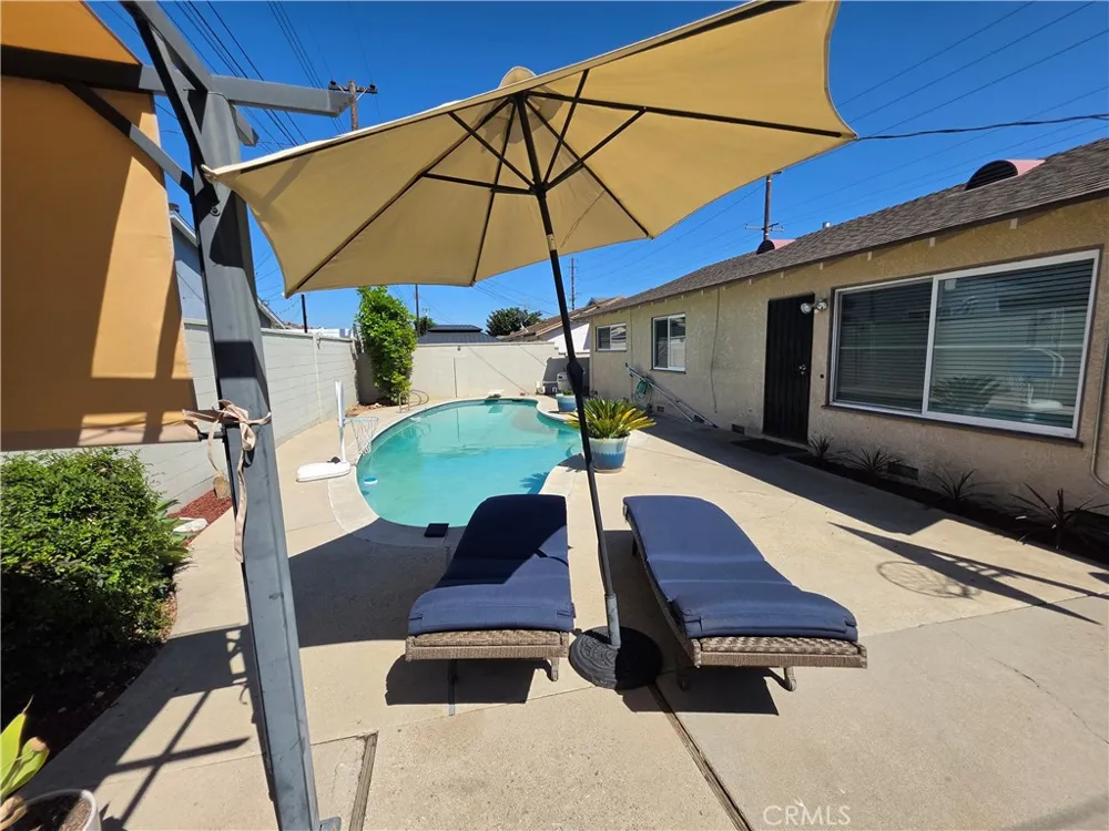 2541 W Lambert La Habra, CA 90631