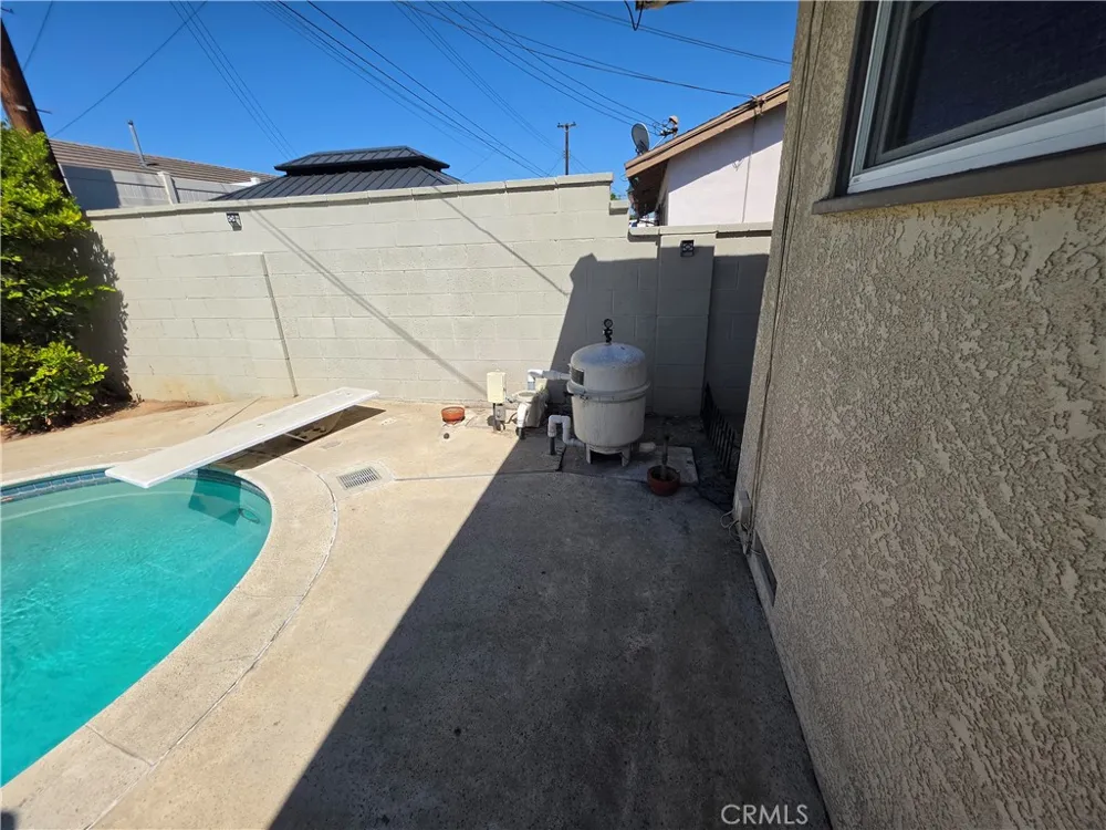2541 W Lambert La Habra, CA 90631