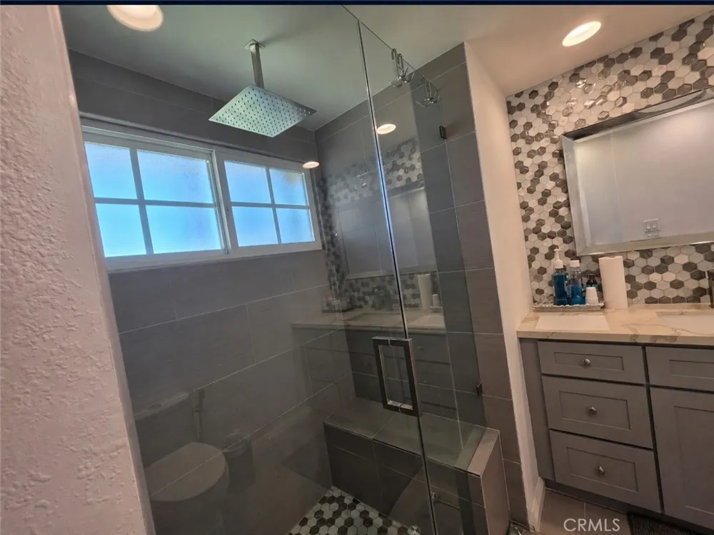 2541 W Lambert La Habra, CA 90631