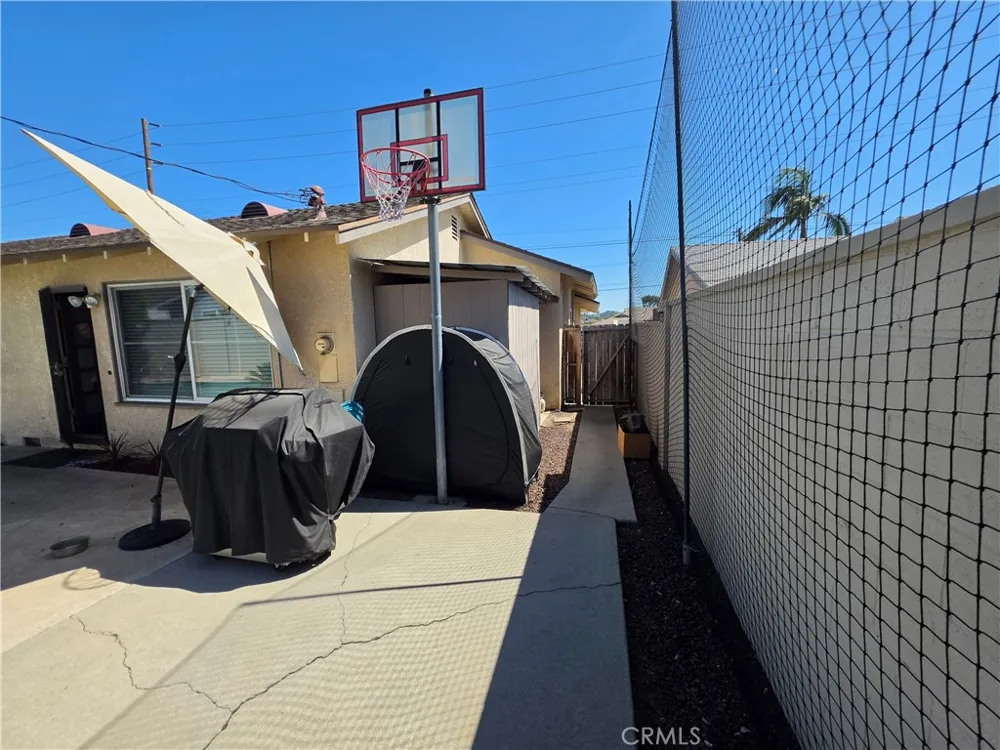 2541 W Lambert La Habra, CA 90631