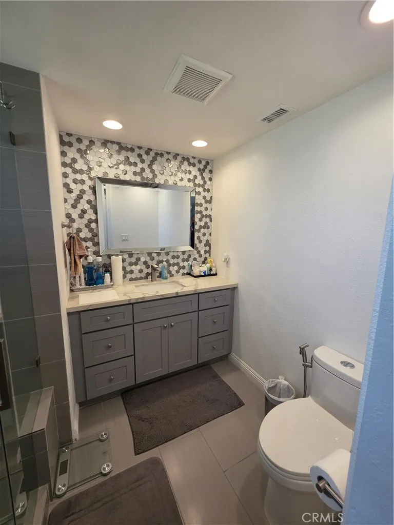 2541 W Lambert La Habra, CA 90631