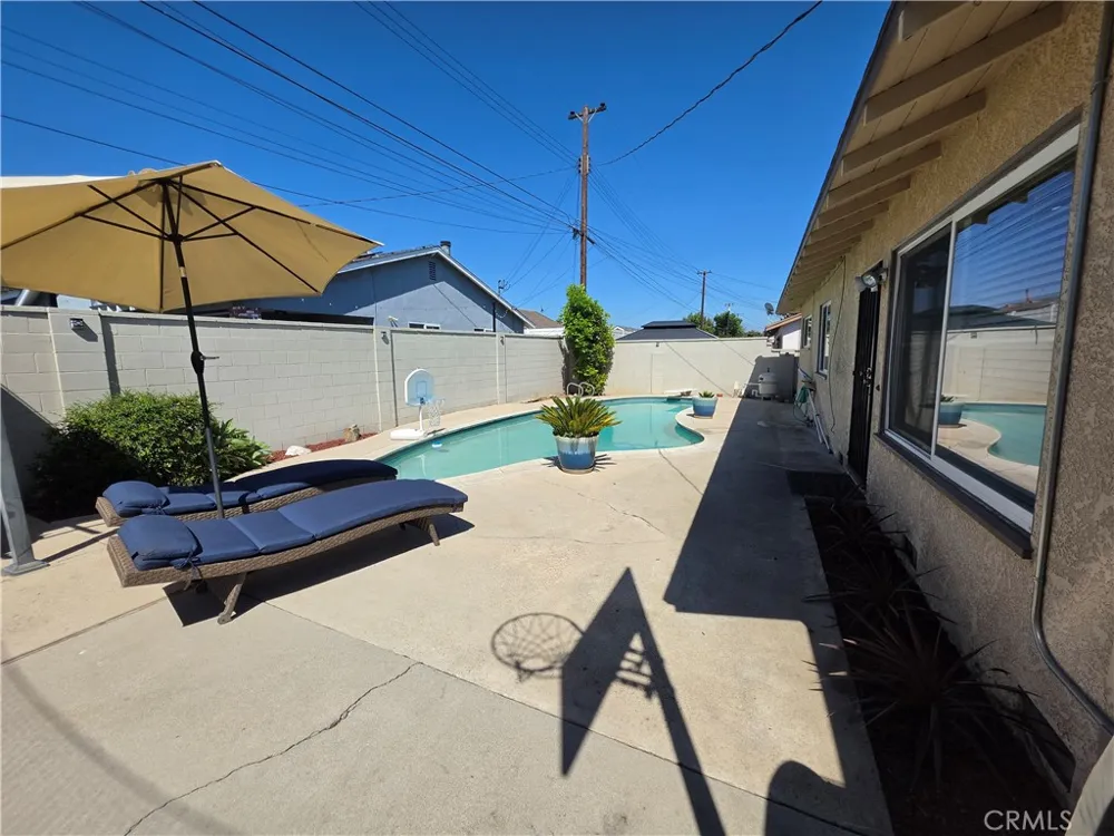 2541 W Lambert La Habra, CA 90631