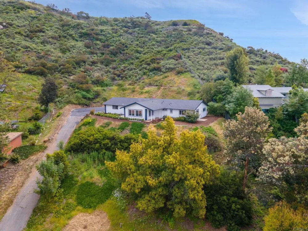 3346 Laurashawn Lane Escondido, CA 92026