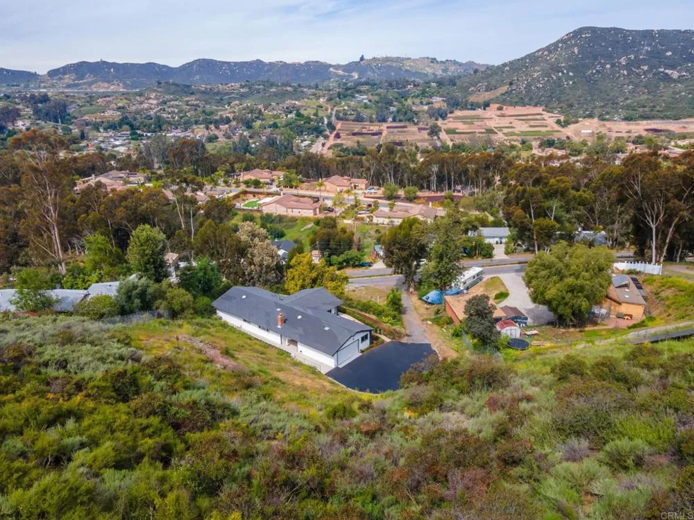3346 Laurashawn Lane Escondido, CA 92026