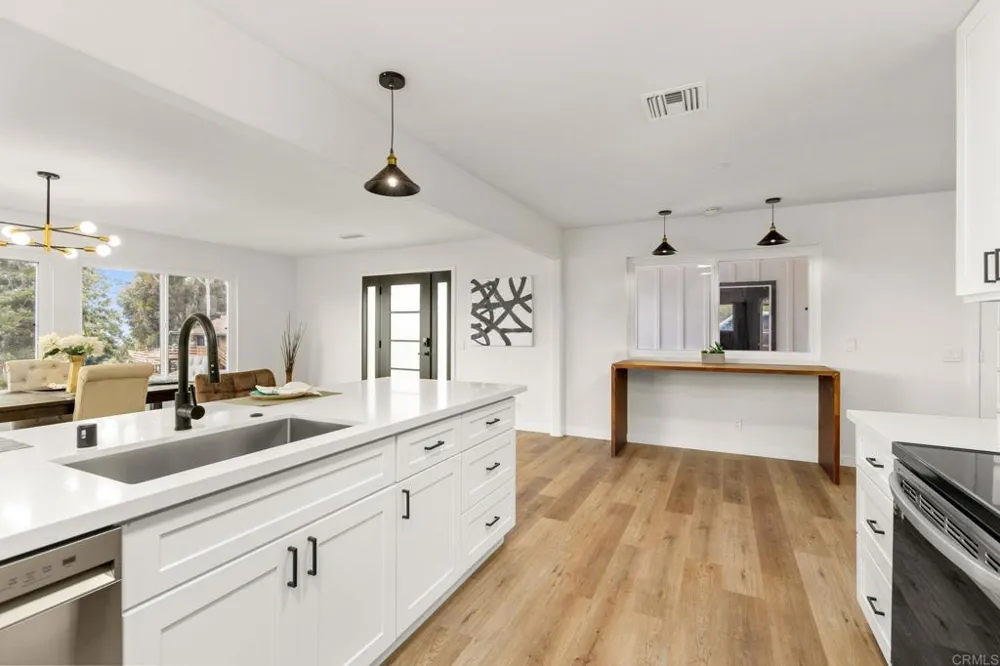 3346 Laurashawn Lane Escondido, CA 92026