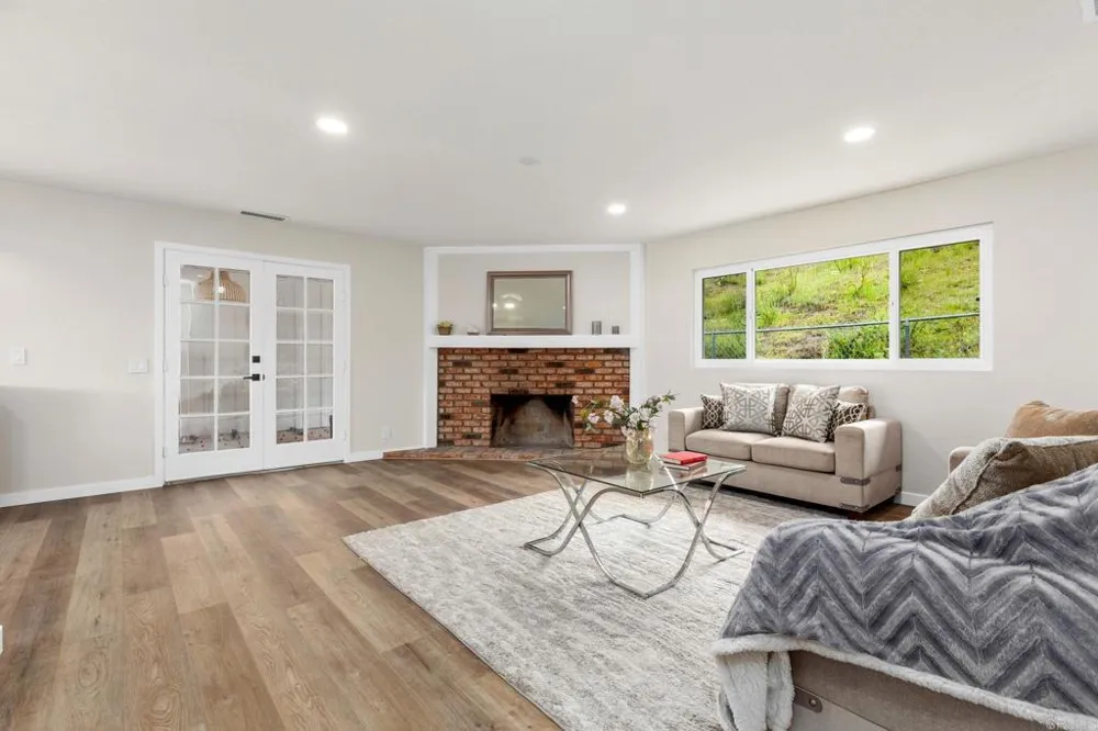 3346 Laurashawn Lane Escondido, CA 92026