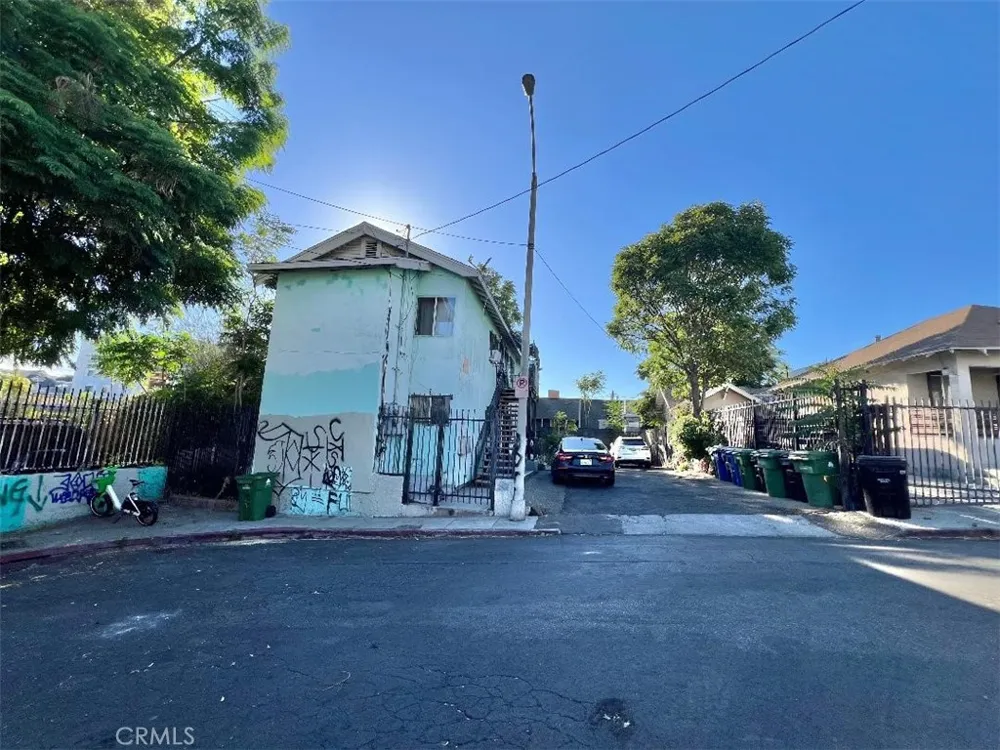 315 Firmin Los Angeles, CA 90026