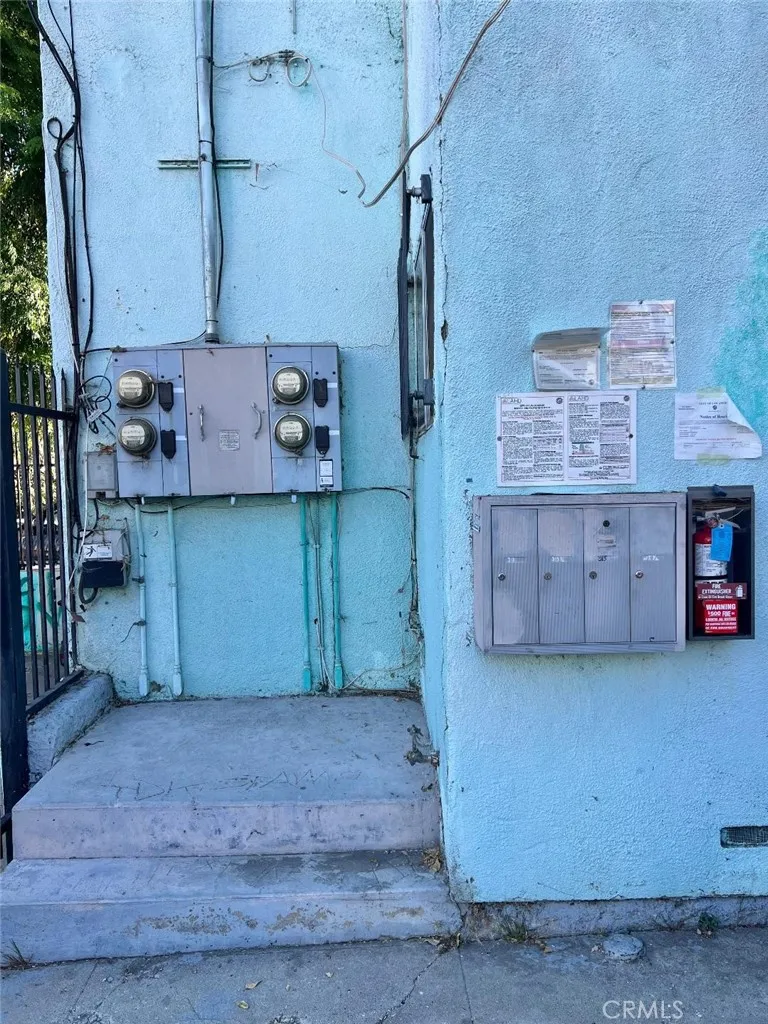 315 Firmin Los Angeles, CA 90026