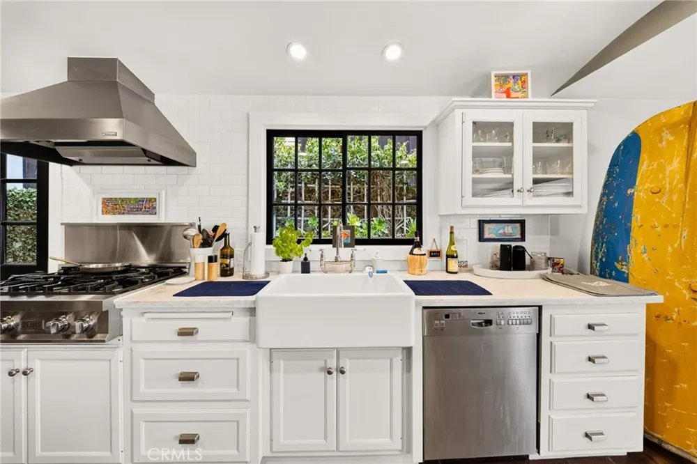 423 Via Lido Soud Newport Beach, CA 92663
