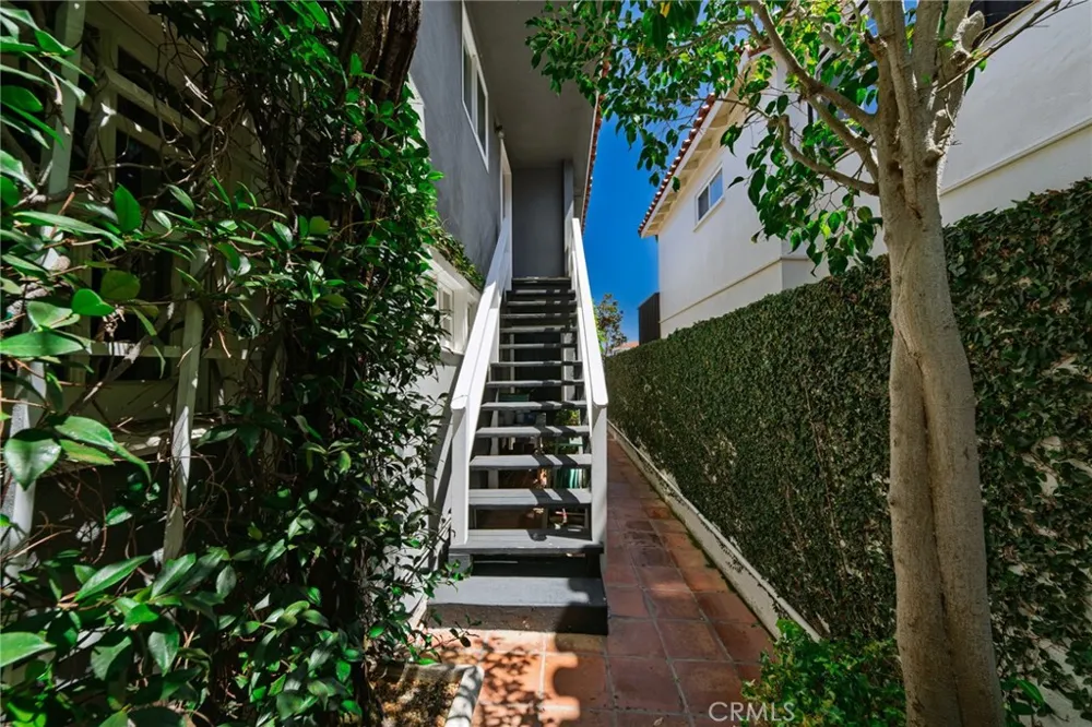 423 Via Lido Soud Newport Beach, CA 92663