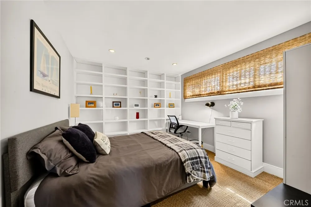 423 Via Lido Soud Newport Beach, CA 92663