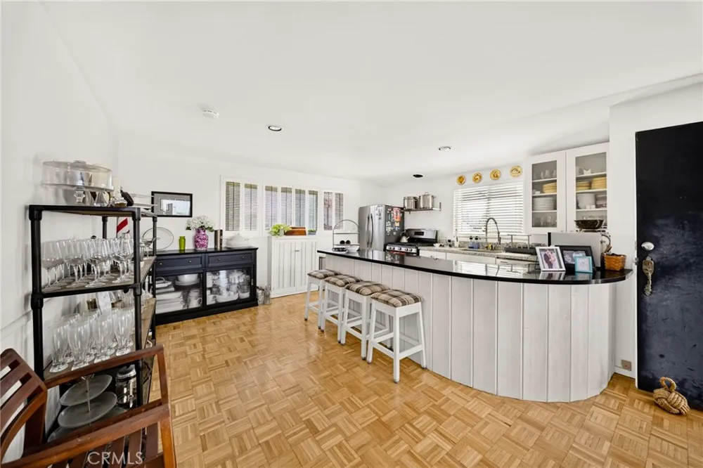 423 Via Lido Soud Newport Beach, CA 92663