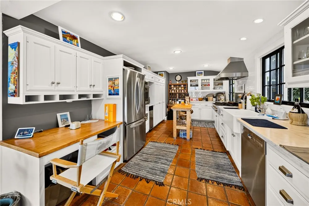 423 Via Lido Soud Newport Beach, CA 92663