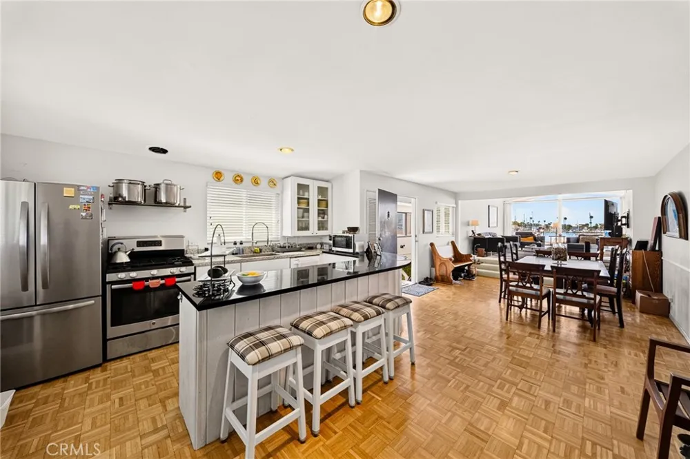 423 Via Lido Soud Newport Beach, CA 92663