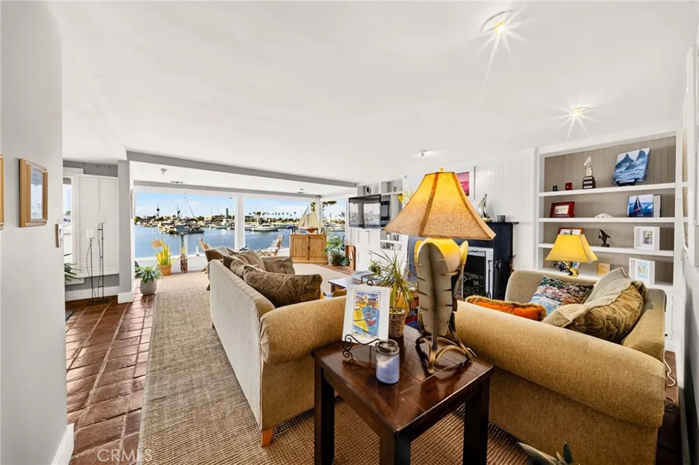 423 Via Lido Soud Newport Beach, CA 92663