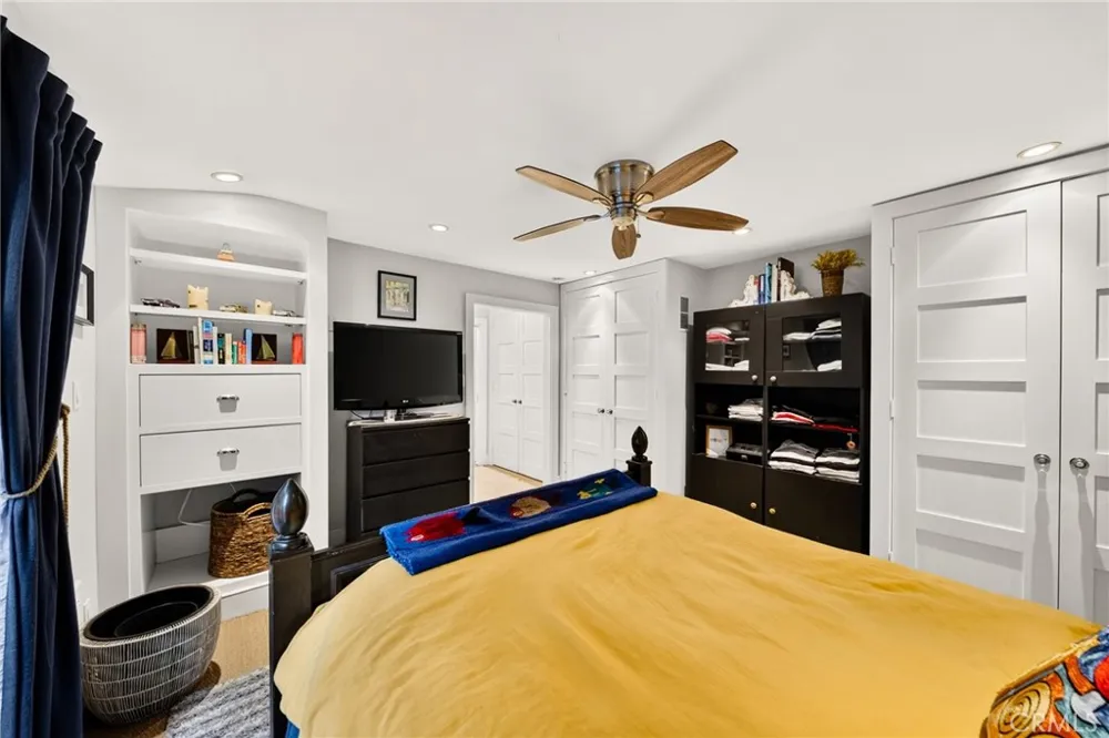 423 Via Lido Soud Newport Beach, CA 92663