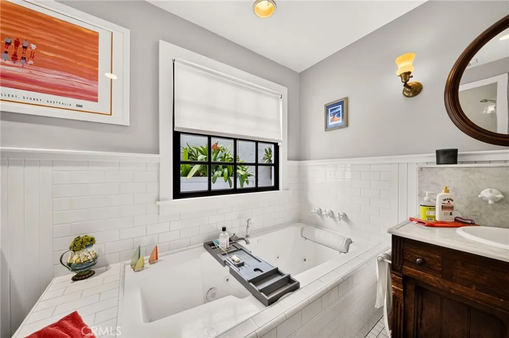 423 Via Lido Soud Newport Beach, CA 92663