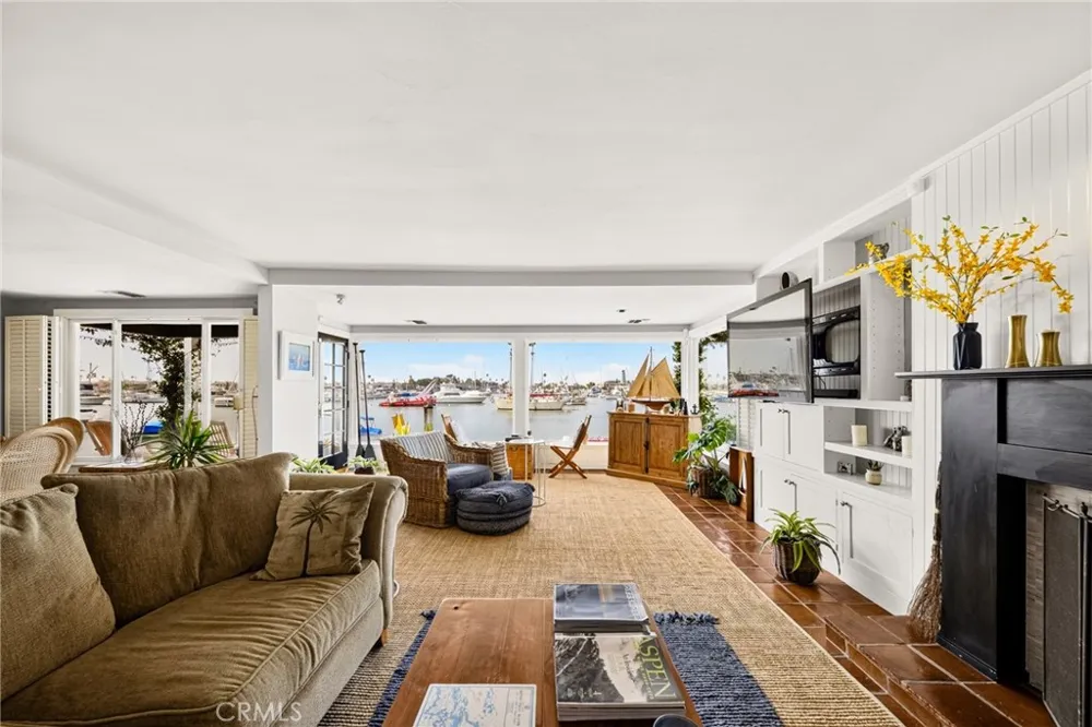 423 Via Lido Soud Newport Beach, CA 92663