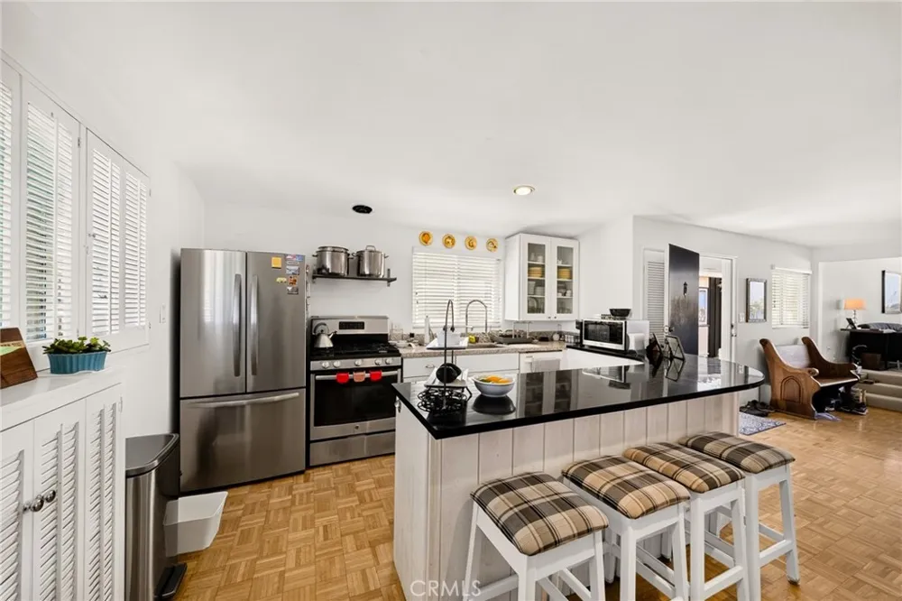 423 Via Lido Soud Newport Beach, CA 92663