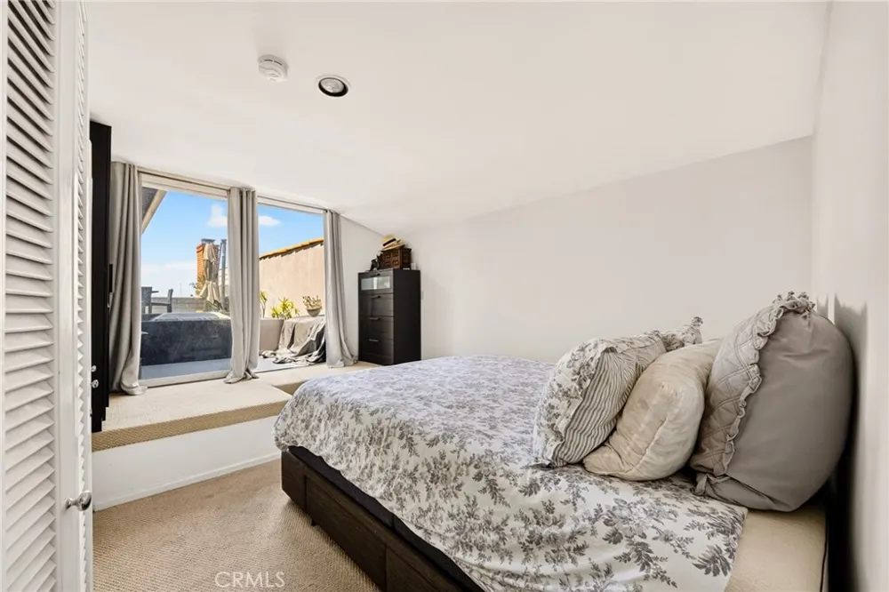423 Via Lido Soud Newport Beach, CA 92663