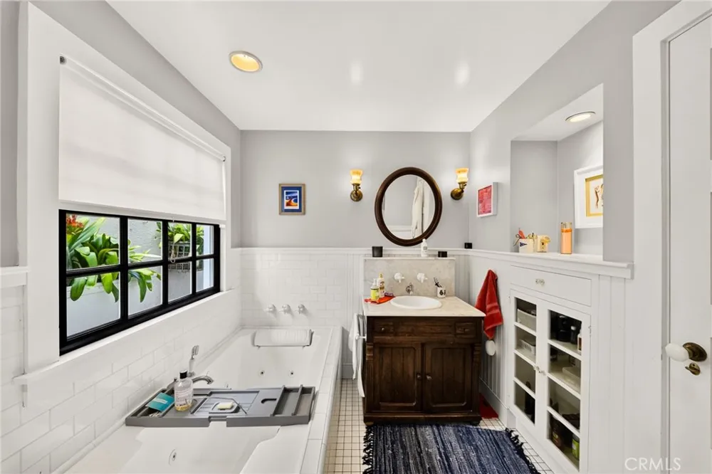 423 Via Lido Soud Newport Beach, CA 92663